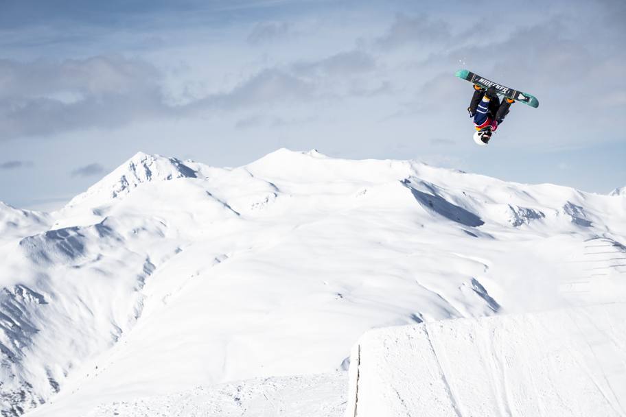 I funamboli dello snowboard si danno appuntamento a Davos, in Svizzera (Olycom)